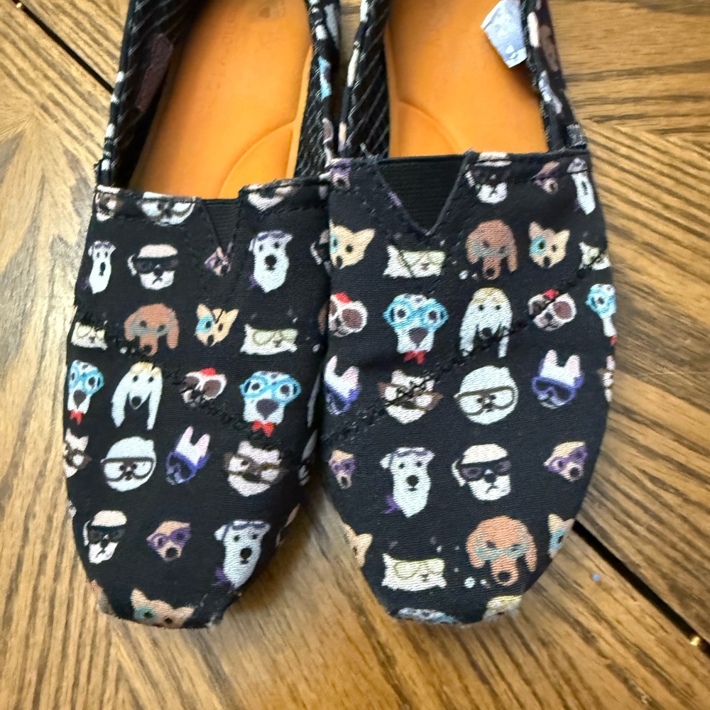 Bob’s Dog Print Slip On’s - Picture 2 of 8